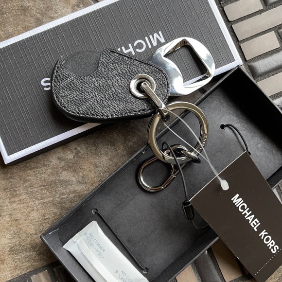 Men`s Harrison Signature Logo Black Bottle Opener Key Fob Black - Picture 8 of 12